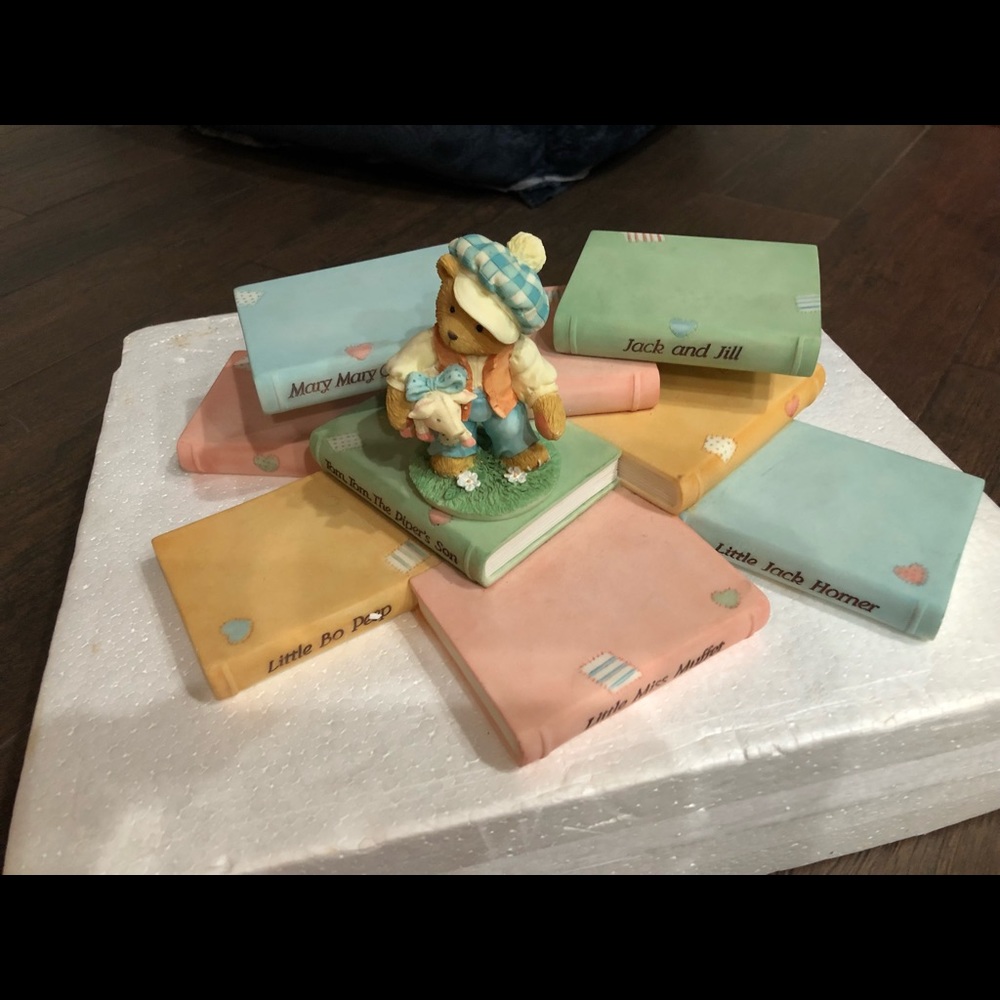 Figurine stand